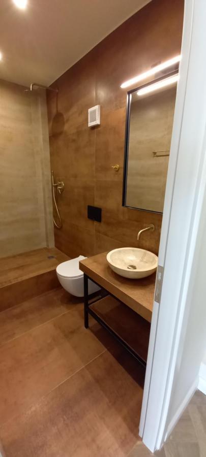 Triple A - 3 Squares - Free Parking! Apartment Athens Ngoại thất bức ảnh