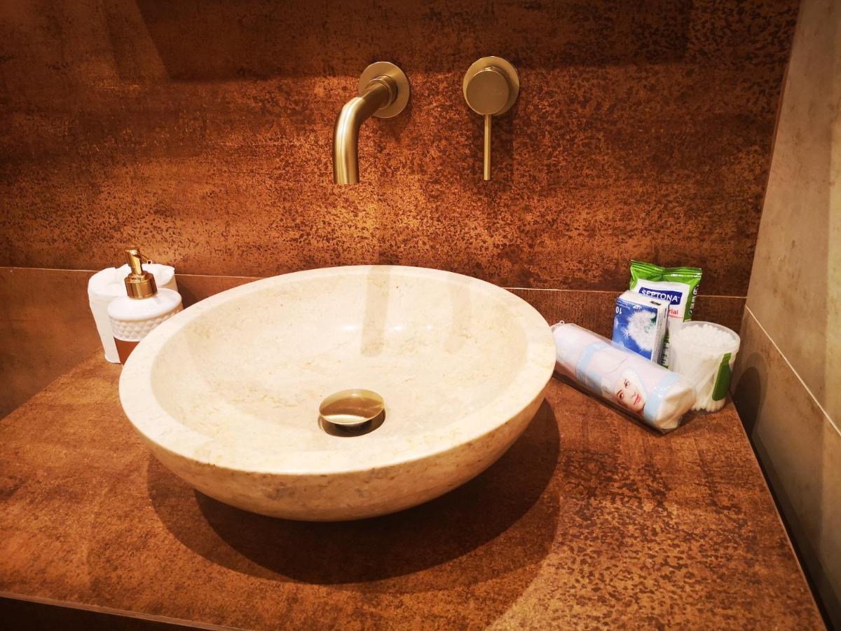 Triple A - 3 Squares - Free Parking! Apartment Athens Ngoại thất bức ảnh