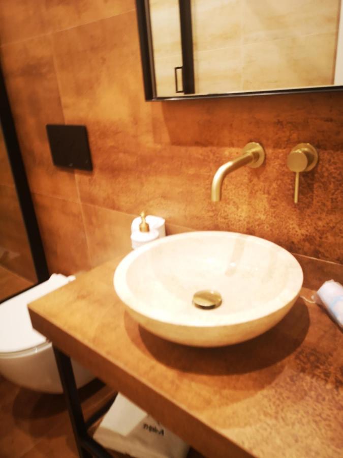 Triple A - 3 Squares - Free Parking! Apartment Athens Ngoại thất bức ảnh