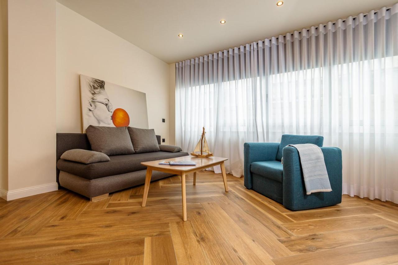 Triple A - 3 Squares - Free Parking! Apartment Athens Ngoại thất bức ảnh