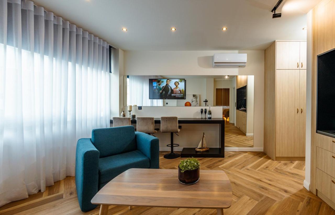 Triple A - 3 Squares - Free Parking! Apartment Athens Ngoại thất bức ảnh