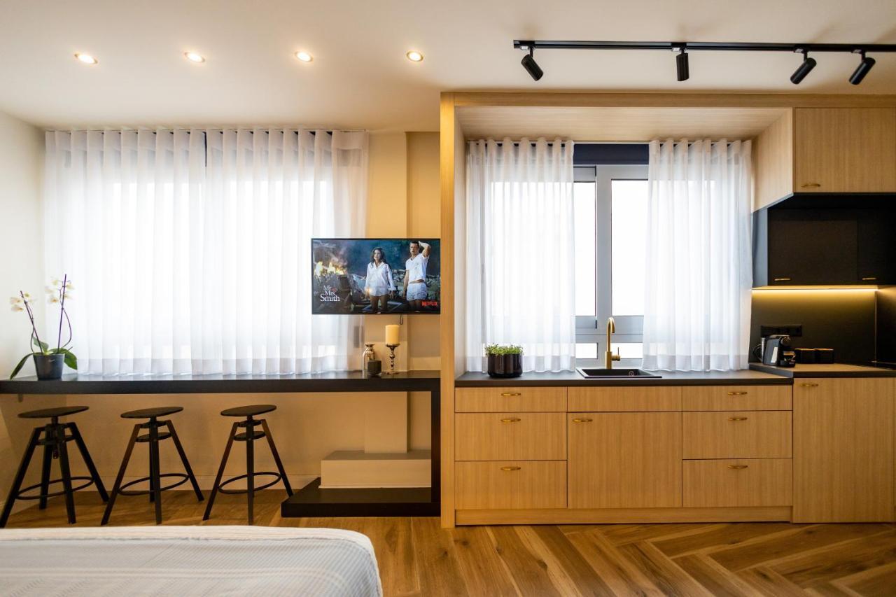 Triple A - 3 Squares - Free Parking! Apartment Athens Ngoại thất bức ảnh