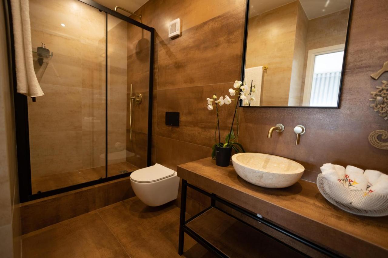 Triple A - 3 Squares - Free Parking! Apartment Athens Ngoại thất bức ảnh