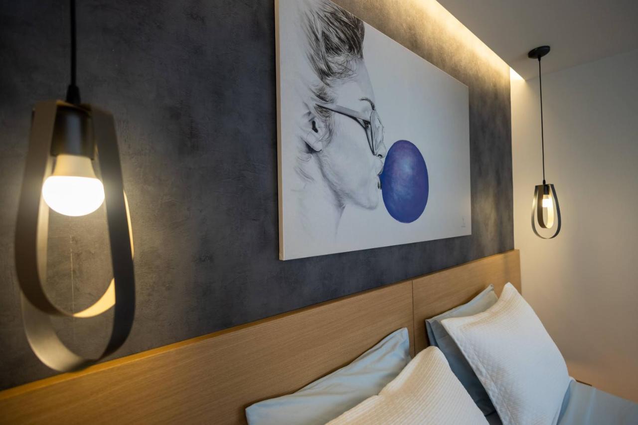 Triple A - 3 Squares - Free Parking! Apartment Athens Ngoại thất bức ảnh