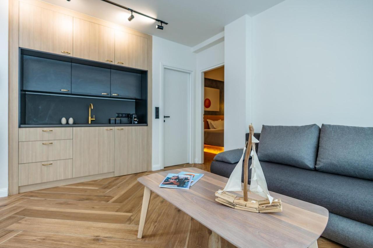Triple A - 3 Squares - Free Parking! Apartment Athens Ngoại thất bức ảnh
