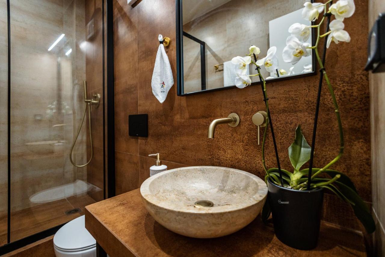 Triple A - 3 Squares - Free Parking! Apartment Athens Ngoại thất bức ảnh