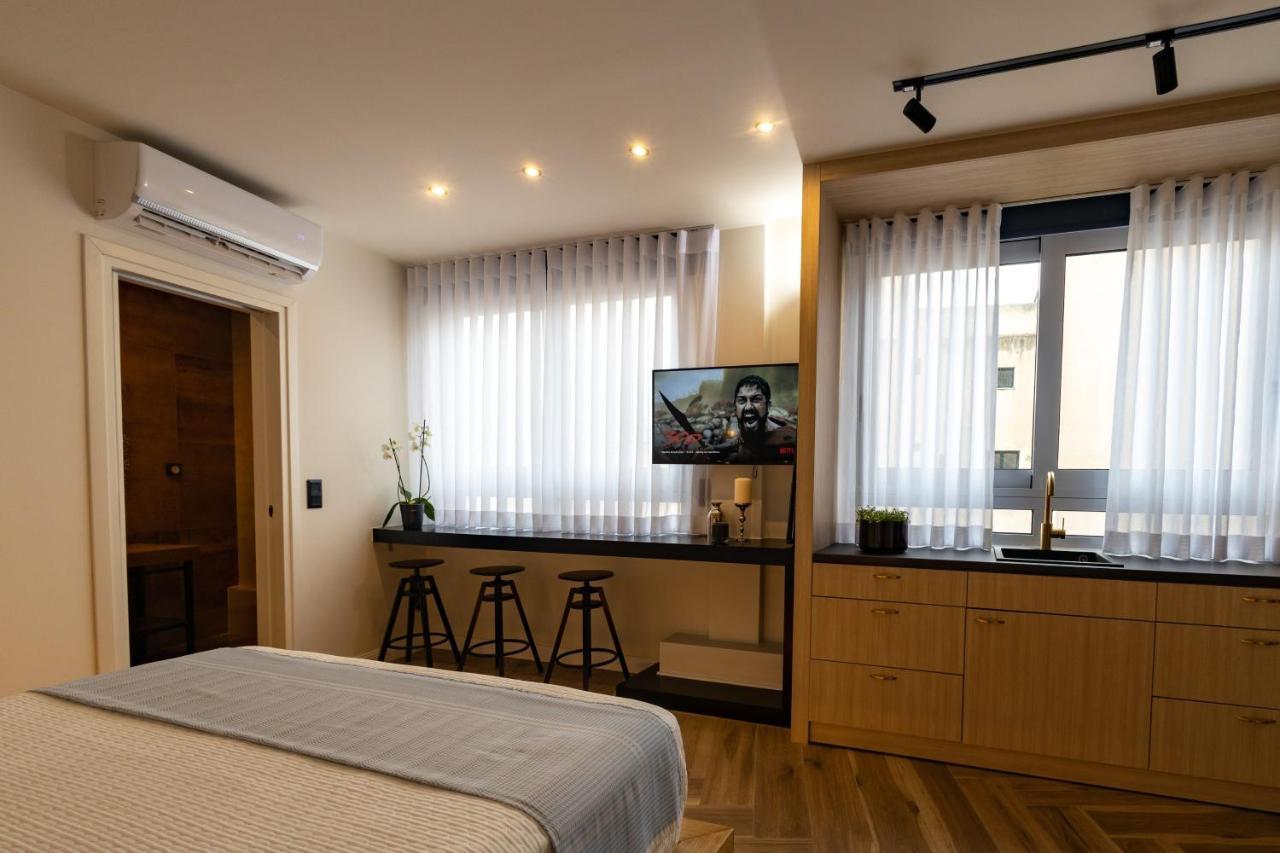 Triple A - 3 Squares - Free Parking! Apartment Athens Ngoại thất bức ảnh