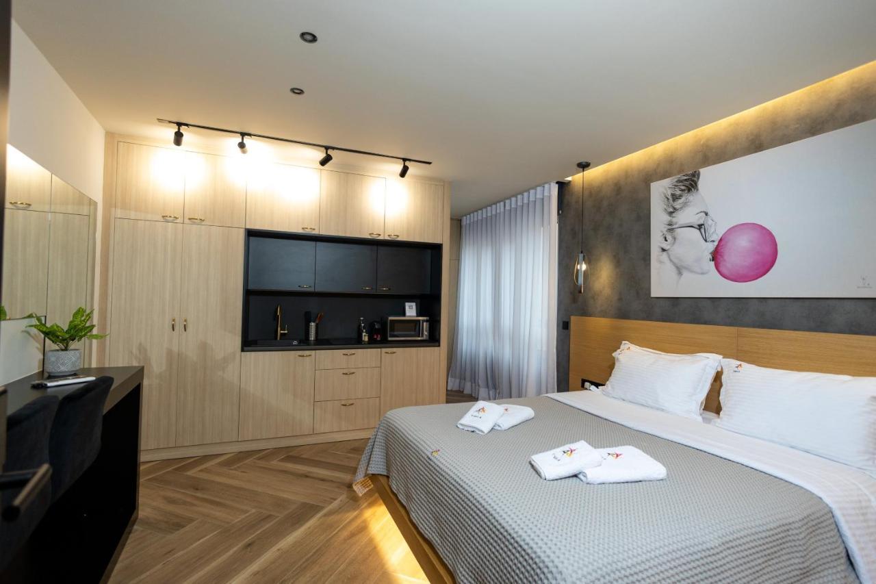 Triple A - 3 Squares - Free Parking! Apartment Athens Ngoại thất bức ảnh