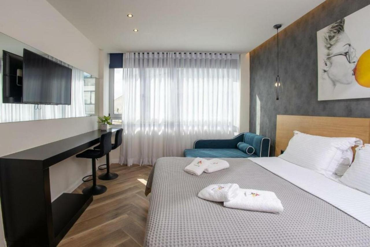 Triple A - 3 Squares - Free Parking! Apartment Athens Ngoại thất bức ảnh